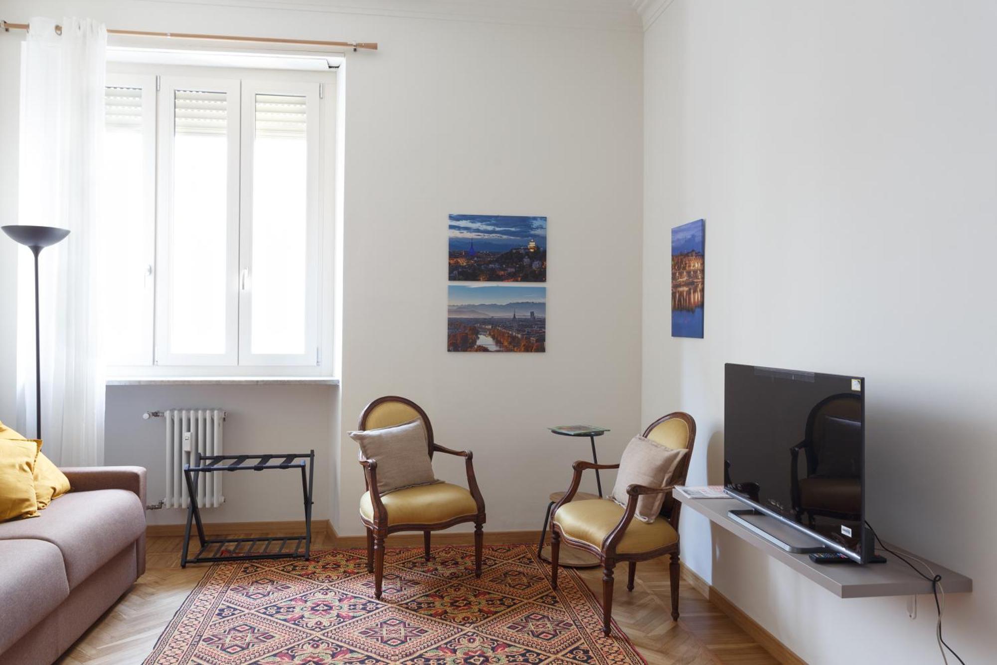 Renovated 3 Bedroom Apartment In The City Center 都灵 外观 照片