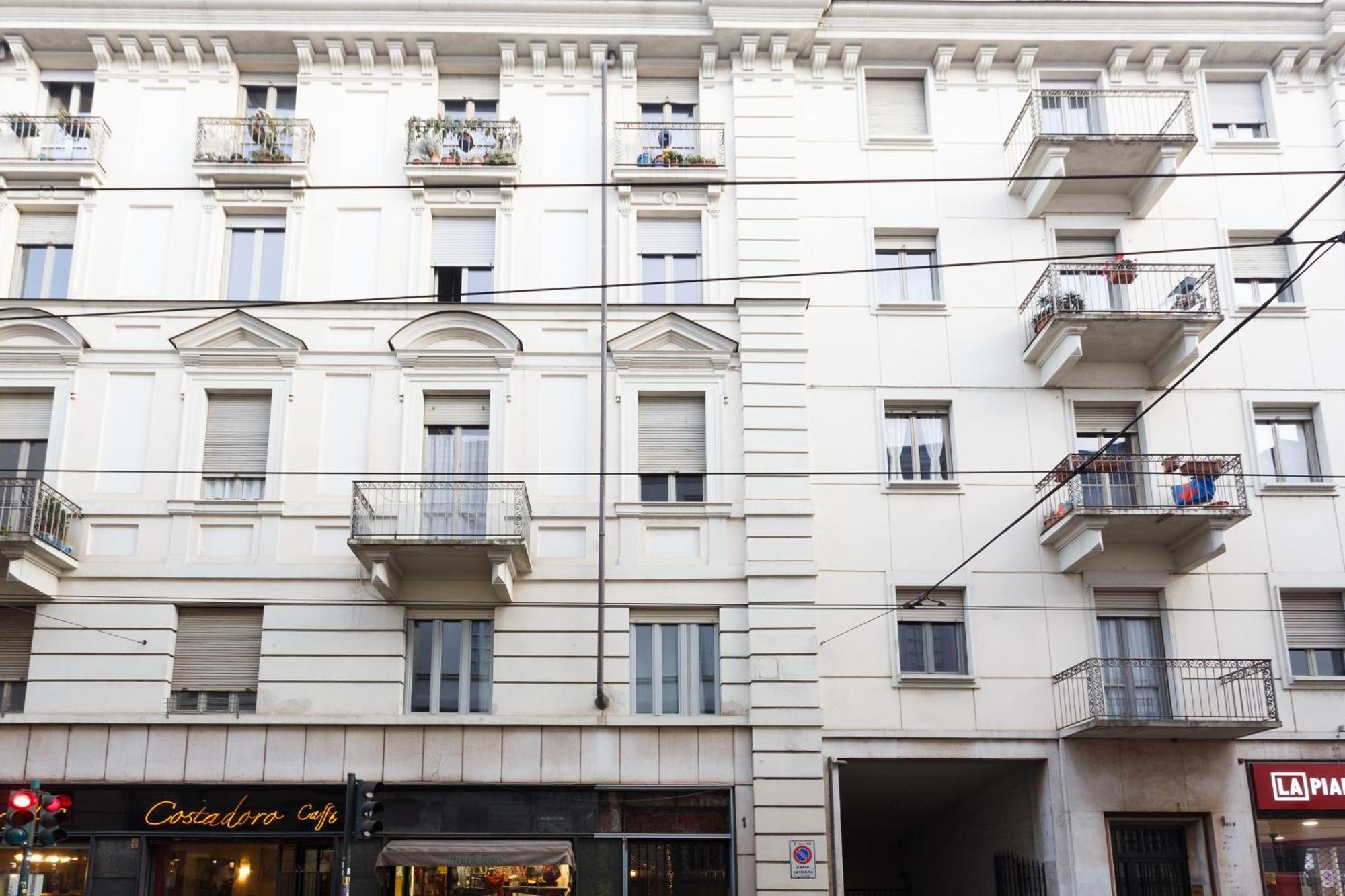 Renovated 3 Bedroom Apartment In The City Center 都灵 外观 照片